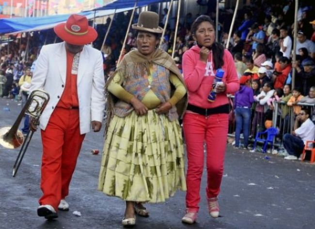Bilancia karnevalu v Bolívii je krvavá, zahynulo 75 ľudí