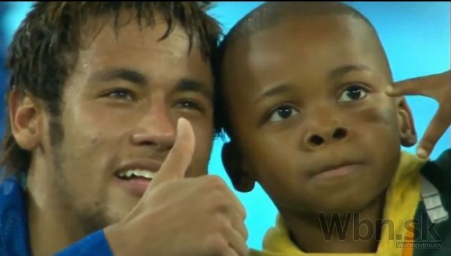 Video: Neymar sa vyfotil s chlapcom