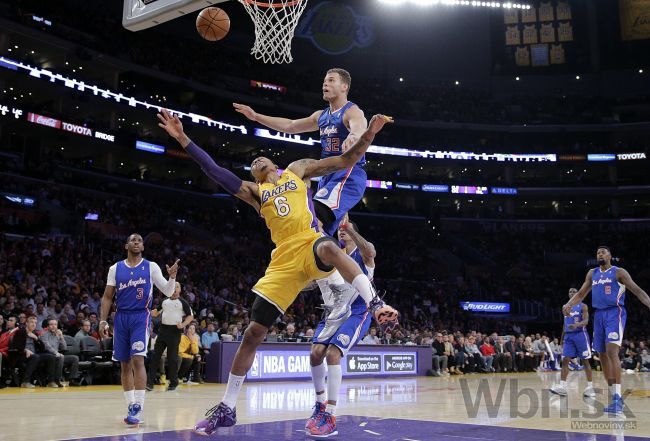 Video: Derby v Los Angeles sa skončilo debaklom Lakers