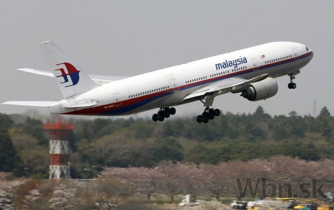 Stratilo sa lietadlo s viac než dvesto ľuďmi na palube