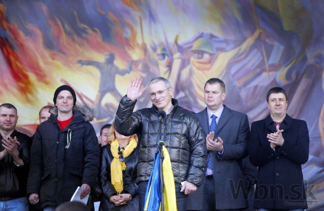Magnát Chodorkovský chce byť mediátor, oslovil dav v Kyjeve
