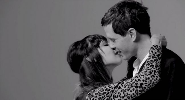 Video: Keď sa bozkávajú úplne cudzí ľudia