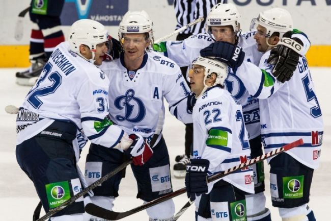 Moskva si v KHL vydrela víťazstvo, Doneck nevyužil mečbal