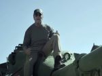 Video: Božský Arnie a tank