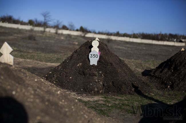 Tisícky ľudí pochovali prvú obeť ruskej okupácie