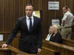 Video: Oscar Pistorius najskôr trafil Steenkampovú do stehna