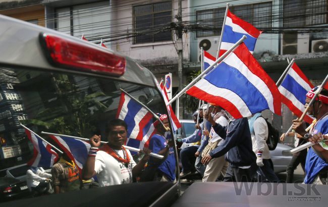 Rana pre thajskú premiérku, súd vyhlásil voľby za neplatné
