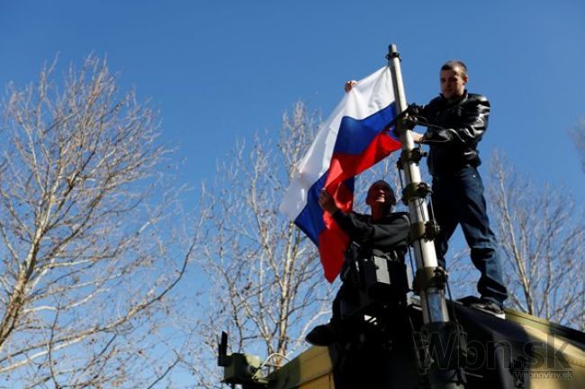 Rusi obkľúčili ukrajinskú základňu, zajali jej veliteľa