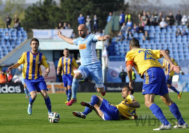 Slovan potvrdil pozíciu lídra, Ružomberok zdolal Žilinu