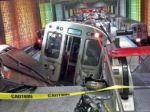 Video: Chicagské metro šlo prirýchlo, skončilo na eskalátore