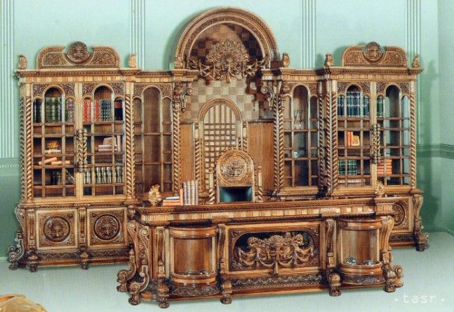 Ceausescov luxusný nábytok je na predaj