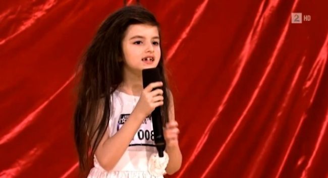 Video: Sedemročná Angelina je hviezdou internetu