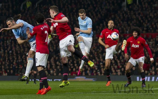 Video: Arsenal remizoval, manchesterské derby pre City