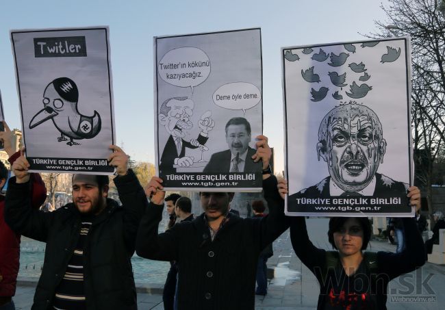 Turkom už Twitter funguje, rozhodol o tom súd