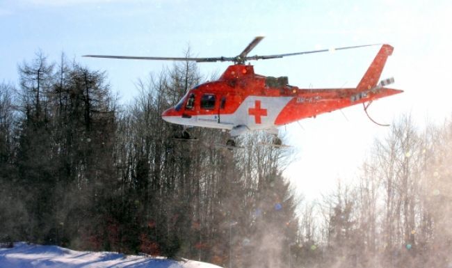 Pod Rysmi spadla lavína, českých horolezcov ratoval vrtuľník
