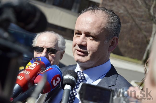 Andrej Kiska vhodil hlas do urny, vyzval ľudí, aby šli voliť