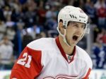Tomáš Tatar vystrkuje rožky, susedia prežívajú bujaré noci