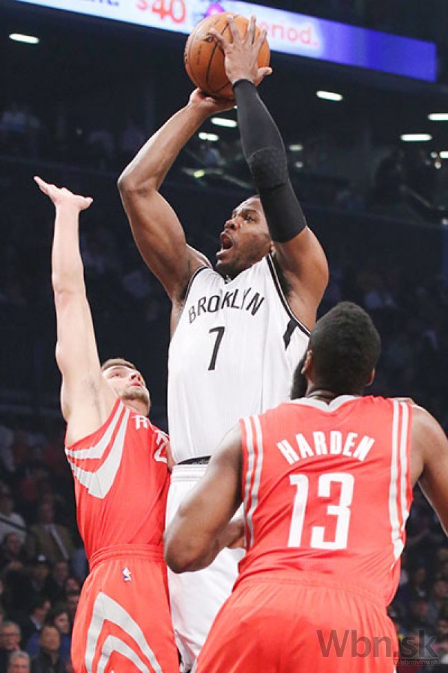 Video: Brooklyn si uchmatol piatu miestenku do play-off