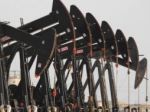 Americké zásoby ropy by mali rásť, ceny poklesli