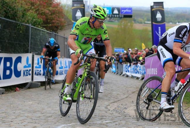 Video: Cancellara triumfoval na Okolo Flámska, Sagan zaostal