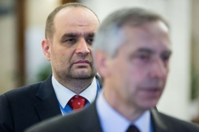 So Smerom obchoduje a politikárči SDKÚ-DS, vracia úder Figeľ