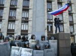 Proruskí demonštranti vtrhli do budovy vlády v Donecku