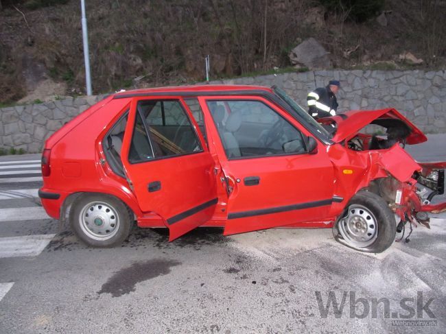 Vážne dopravné nehody, medzi ťažko zranenými bolo malé dieťa