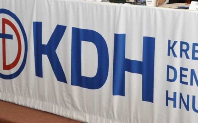 KDH nemohlo odmietnuť pakt so Smerom, tvrdí odídenec Abrhan