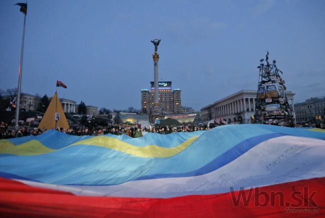 Ukrajine hrozí vojna, hranicu ostro sledujeme, vyhlásil Fico