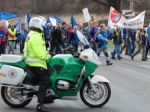 Strojári v Detve zrušili štrajk, odbory a vedenie sa dohodli