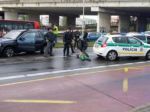Policajti naháňali auto v Petržalke, vodiča postrelili