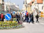 Trnavskú Coburgovu ulicu chránili kukláči