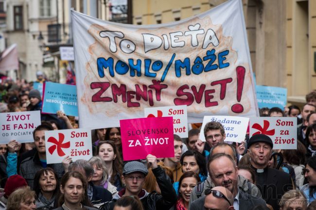 V uliciach Bratislavy sa uskutočnil pochod za život