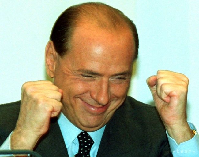 Súd nariadil expremiérovi Berlusconimu vypomáhať v centre pre seniorov