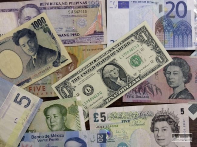 Oslabenie dolára viedlo k posilneniu britskej libry