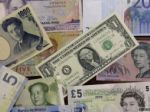 Oslabenie dolára viedlo k posilneniu britskej libry