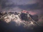 Smrtonosná lavína na Mount Evereste, zomrelo 12 horolezcov