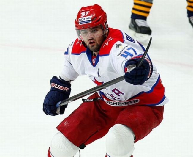 Alexander Radulov Petrohrad neposilní, ostáva v CSKA Moskva