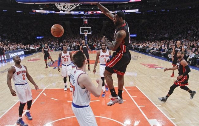 V NBA začína play-off, obhajcu vyzve prekvapenie sezóny