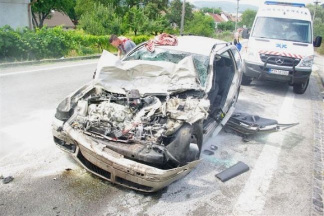 Dopravná nehoda v Perneku si vyžiadala život spolujazdca