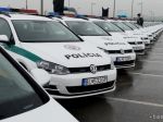 Polícia dostala nové služobné vozidlá od VW, otestujú aj elektromobil