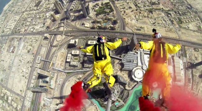 Video: Zoskok z najvyššej budovy na svete
