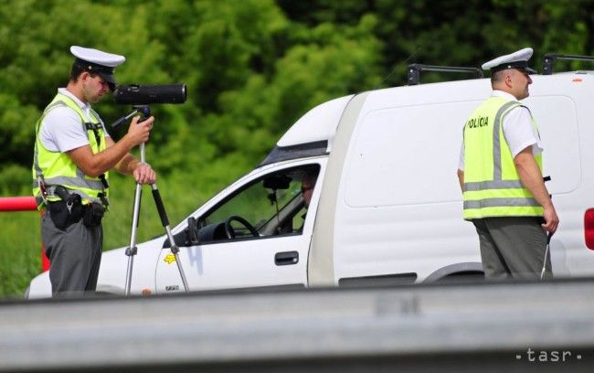 Policajti sa zamerajú na vodičov v rámci celokrajských kontrol