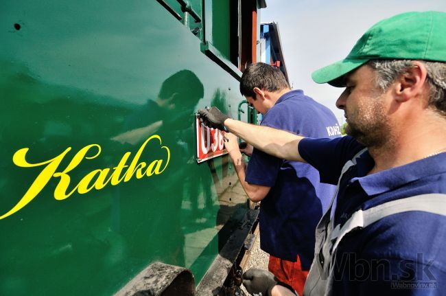 Parná mašinka Katka bola zlatým klincom Rušňoparády