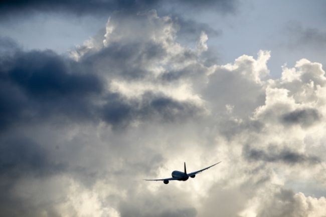 Opitý pasažier vyvolal obavy z pokusu o únos lietadla