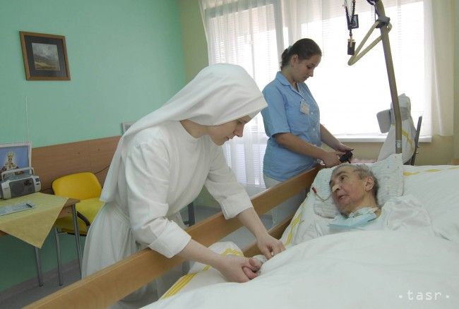 Hospice na Slovensku majú nedostatok lôžok