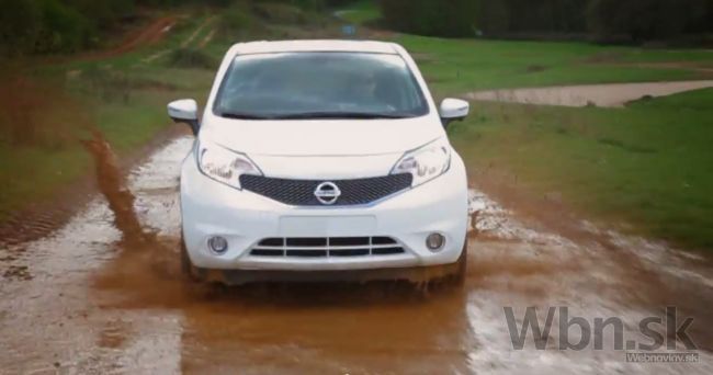 Video: Nissan predstavil auto, ktoré sa nikdy nezašpiní