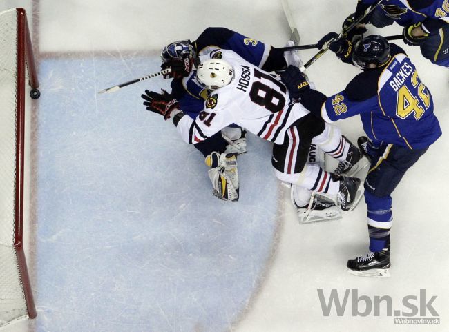 Video: Hossa skóroval, Chicago tretíkrát zdolalo St. Louis