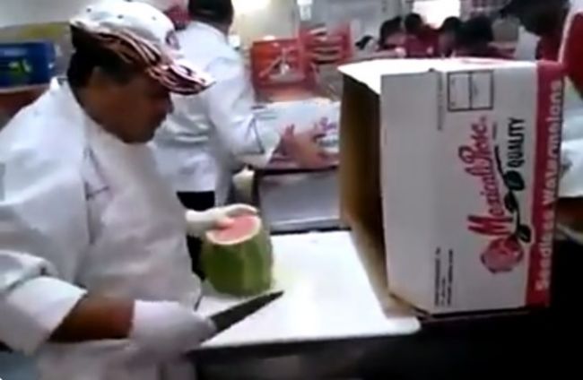 Video: Ako sa čistí melón