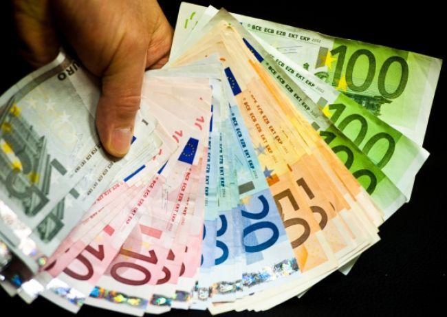 Čakané zrýchlenie inflácie posilnilo Euro voči doláru a jenu